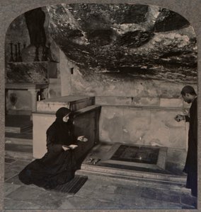 De Steen van Zalving, Heilig Grafkerk, Jeruzalem, c1900 door Unbekannt