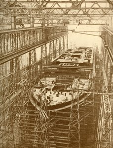 De White Star Liner Doric in Aanbouw, ca. 1930 door Unbekannt