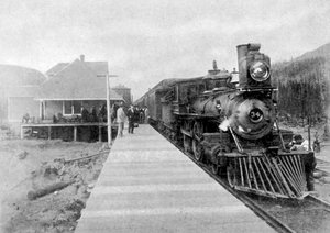De eerste reguliere transcontinentale trein in Fernie, British Columbia, Canada, 1886 1951