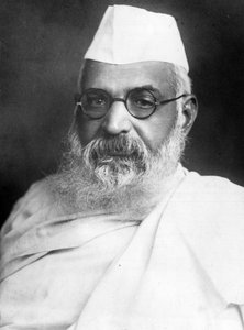De laatste foto van Khan Bahadur Patel (Companion of the Order of the British Empire en de Order of the Indian Empire). Hij was een van de oprichters van het Institut Pasteur in India