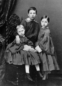 De drie oudste kinderen van Groothertog Konstantin Nikolayevich van Rusland