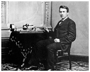 Thomas Alva Edison, Amerikaanse uitvinder, met zijn fonograaf, ca. 1878