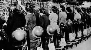 Daar zitten en doorgaan alsof er buiten niets gebeurde was niet gemakkelijk, 1941-1942 door Unbekannt