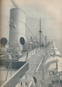 Bovendek van de Strathmore met moderne reddingsboten, 1936
