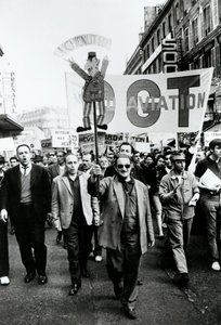 Vakbondsdemonstratie, Parijs, 1968 door Unbekannt