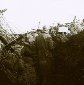 Loopgraven, Cornille, Frankrijk, ca. 1914-1918 door Unbekannt