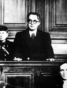 Proces van de Franse pro-nazi auteur Robert Brasillach, Parijs, 1945