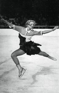 Vera Hrubá, Tsjechische kunstschaatsster, Olympische Winterspelen, Garmisch-Partenkirchen, Duitsland, 1936 door Unbekannt