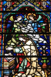 Maagd Maria. Details. Kroning van de Maagd. Glas-in-lood ramen door Frantz Mayer de Munick 1884. Kapel van Notre Dame de la Ronde. Sint-Stefanuskathedraal van Metz, Metz