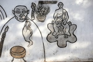 Voodoo muurschildering op de Akodessewa Fetish Markt, bekend als de grootste voodoo markt ter wereld. Lome, Togo