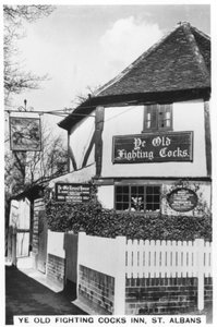 Ye Old Fighting Cocks Inn, St Albans, Hertfordshire, 1937 door Unbekannt