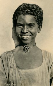 Jong Meisje, c1918-c1939 door Unbekannt