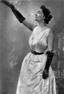 Yvette Guilbert, Franse cabaretzangeres en actrice, 1913