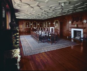 Drumlanrig Castle: eetkamer met een portret van William, 1e hertog van Queensberry door Unbekannt Unbekannt