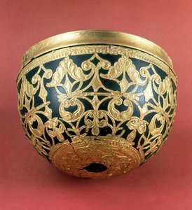 Gouden opengewerkte versiering voor een gelakte kom uit Schwazenbrach Keltische kunst, 5e eeuw v.Chr.