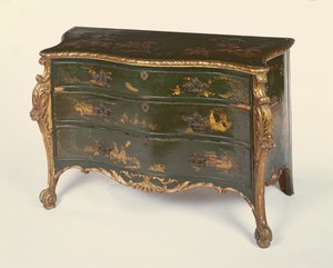 Groen gelakte en gedeeltelijk vergulde serpentine commode, in de stijl van Thomas Chippendale door Unbekannt Unbekannt
