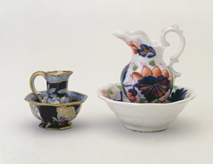 Links: Crown Staffordshire kan en kom en rechts: Welshe baluster kan en kom (keramiek) door Unbekannt Unbekannt