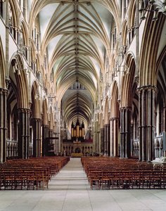 Lincoln Cathedral, 1185-1311, Uitzicht op het schip, gebouwd 1215-55, Lincolnshire, VK