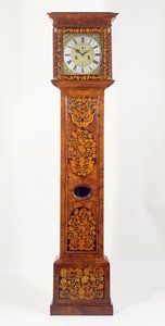 Notenhouten paneel marqueterie staande klok, door James Clowes (fl.1671-89)