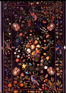 Een Florentijns pietra dura tafelblad ingelegd met verschillende marmer- en lapis lazuli-centra door een fruitdisplay, ca. 1670 door Unbekannt