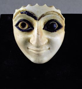 Hoofd van een figuur uit de tempel van Nini-zaza, Mari, 2600 v.Chr. door Unbekannt