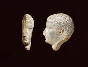 Een reliëf profielportret van keizer Tiberius (14-37) 1e eeuw