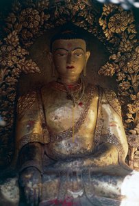 Crypte met Boeddhabeeld, Swayambhunath (Apen Tempel), Kathmandu-vallei (Unesco Werelderfgoedlijst)
