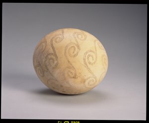 Versierd struisvogelei, Egyptisch, c.2e millennium v.Chr. door Unbekannt