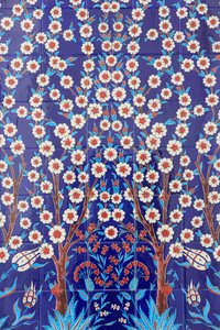 Bloemen. Een van de 80 Iznikpanelen, 16e eeuw, Sheikh Zayed Moskee