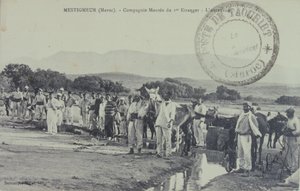 Franse legionair koloniale soldaten op patrouille nabij het Atlasgebergte, Marokko. ansichtkaart 1909 door Unbekannter Künstler