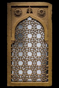 Jali met achthoeken en sterren. Noord-India, eind 16e - begin 17e eeuw. Gesneden gres. Louvre Museum door William M. Timlin