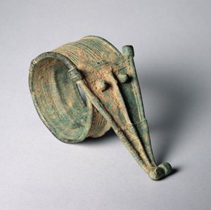 Lorhon armband met een krokodillenkop, uit Burkina Faso of de Ivoorkust, waarschijnlijk 18e eeuw door Unbekannt