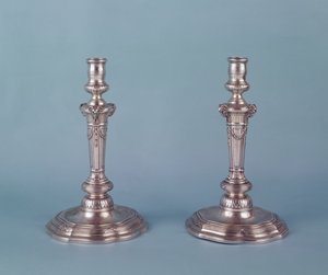Louis XV zilveren kandelaars door Unbekannt