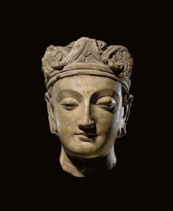 Monumentaal Gandharan Hoofd van een Bodhisattva