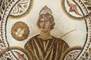 Mozaïek: een van de negen muzen. Polymnia: religieuze en retorische zang (detail). III n.Chr./Musée d