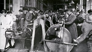 Munitiewerkers tijdens de Eerste Wereldoorlog door Unbekannter Künstler