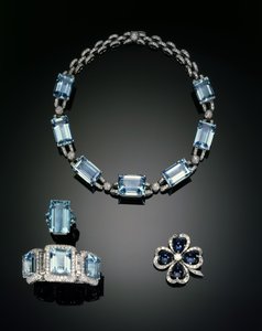 Ketting, ring, broche en armband