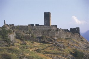 Oude ruïne van een gebouw, Castello St. Germain, Montjovet, Valle D