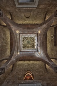 Palermo, Het Koninklijk Paleis of Palazzo dei Normanni (Paleis van de Normandiërs), Joharia Toren, de Windkamer: houten spits met de Roos van de Winden (Kompasroos) in het midden Zenithaal uitzicht