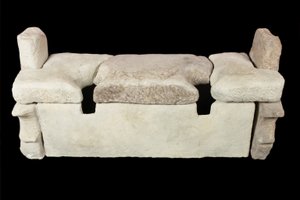 Romeinse toiletbril gevonden in een ziekenhuisgebouw