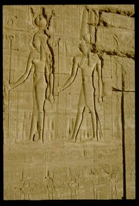 Verzonken reliëf met Hathor en Horus