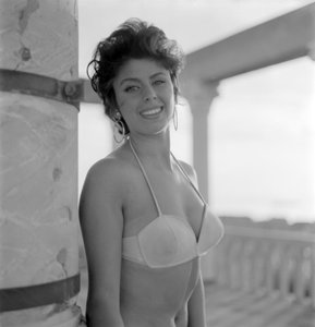 De actrice, ster Celina Cely op het strand van Venetië Lido - 1957