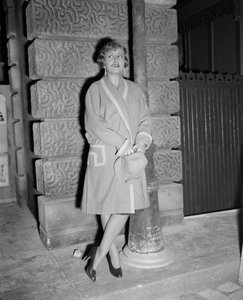 De actrice Suzy Delair in Parijs - 1949
