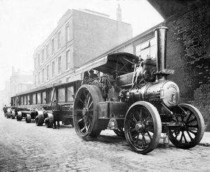 Verenigd Koninkrijk: Een Trekkracht die een Lading Trekt. Manchester, ca. 1904