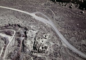 Uitzicht op een oude nederzetting van Anasazi, Chaco Ruins Culture National Park, Chaco Canyon, New Mexico, Verenigde Staten van Amerika, Anasazi beschaving door Benjamin Baud