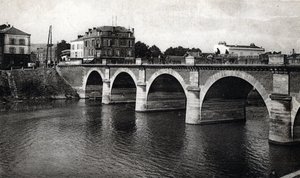 Uitzicht op de brug van de Marne in Epernay, Marne - ansichtkaart ca. 1910 Privécollectie