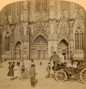 Hoofdingang en rijkelijk versierde gevel, Kathedraal, Keulen, Duitsland, 1902 door Underwood and Underwood