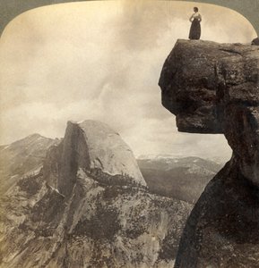 Uitzicht op het grootste natuurschoon - vanaf Glacier Point N.E. Yosemite Valley, Cal., 1902 door Underwood and Underwood