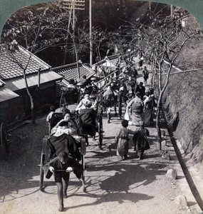 Rijden naar de Daijingu-tempel, voor het Shinto-festival van aanbidding van de zonnegodin, Yokohama, Japan, 1904 door Underwood and Underwood