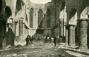 Verwoeste kerk in Visé in België, 1914-1918, c1920